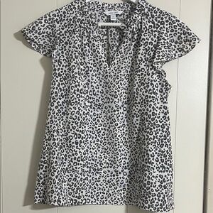 Nine West Black and White Animal Print Top Size Medium Polyester
